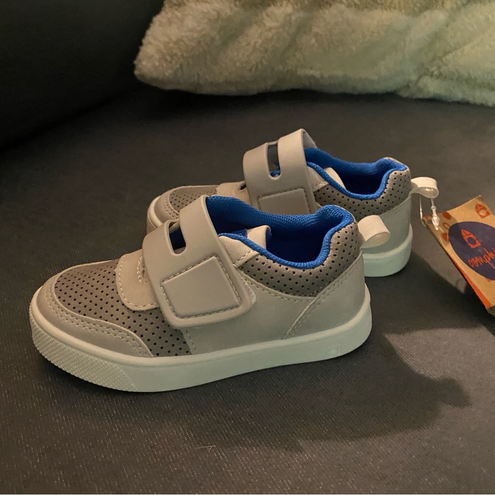 Oomphies Kids Gray and Blue Sneakers